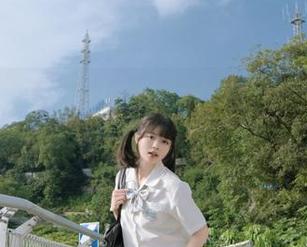 91chigua苹果版：边吃瓜边推荐，嘴巴和手都不闲着！