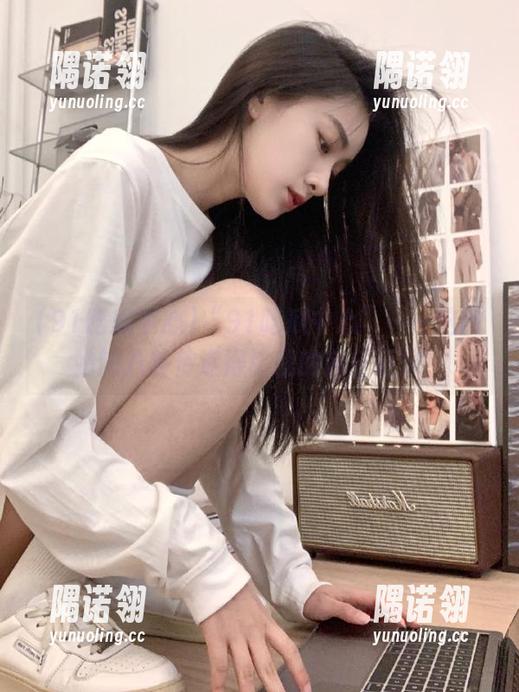 “91吃瓜中心”——这网站的八卦传递得比我的前任还快！