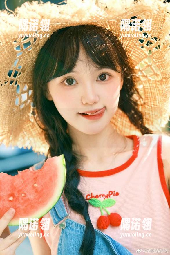九一黑料 最新的九一黑料在线更新完了,觉得我快变成信息洪流里的小小水珠了…