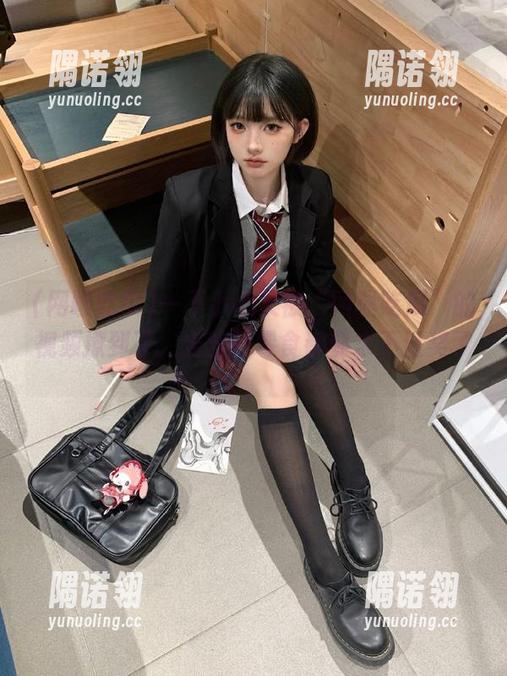 一不小心又被“网曝吃瓜”的视频撩到了，连我的零食都要求不过奖了。