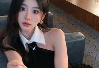 为了阻止我每天窝在沙发上，导航到“黑料不打烊155fun”的八卦吧！