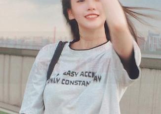 在黑料社网页撩妹，把八卦当趣闻说，稳得很！