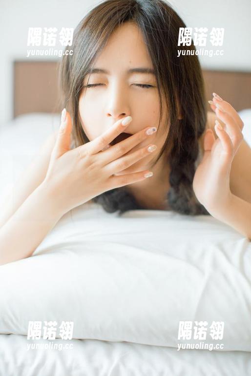 黑料网址的登录界面真有种老电影的复古感，让我怀疑自己掀着千年前的裙角。