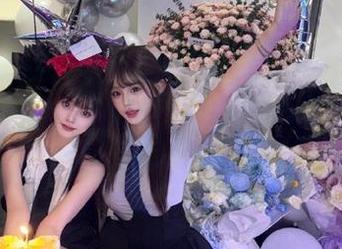 这“黑料网曝”网页，今日的吃瓜行情咋样，太魔性了吧？