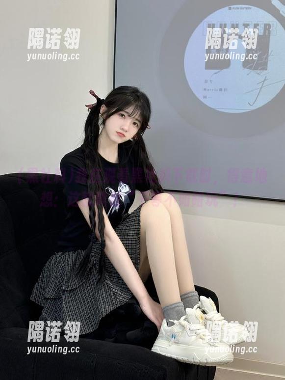 我在观看黑社料下载时，得意地想：这就叫做“干等不如陪玩”！